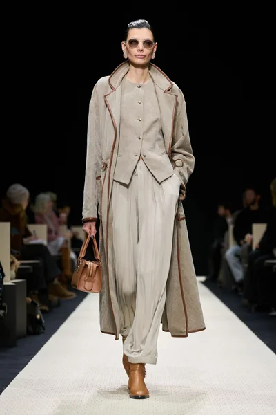 Look 12